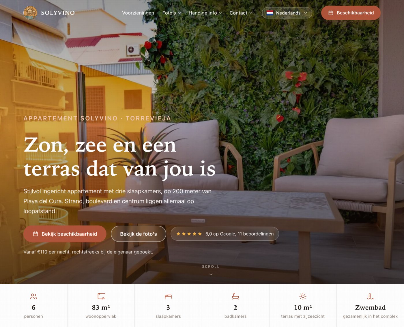 Homepage van Solyvino met een foto van een terras in Torrevieja
